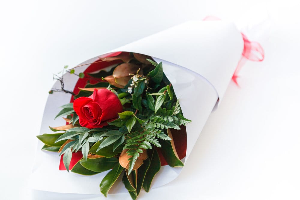3 Red Roses